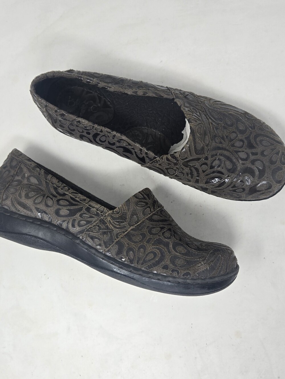 Born b.o.c. Howell Tooled Leather Slip On Comfort Loafer Clogs Women's Size 7.5M